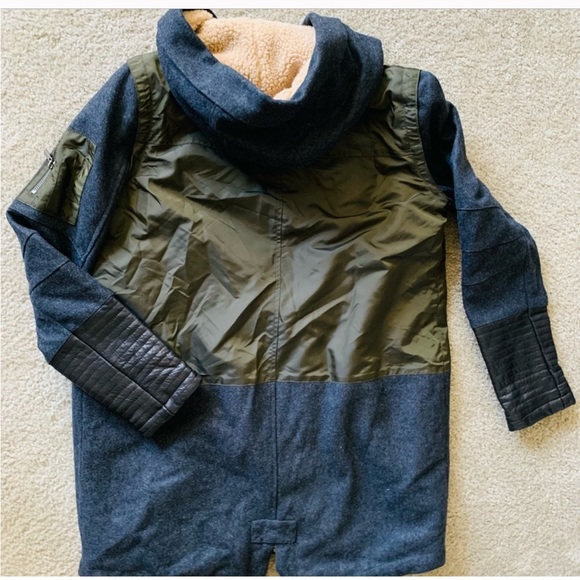 BCBG parka so warm - Picture 3 of 8